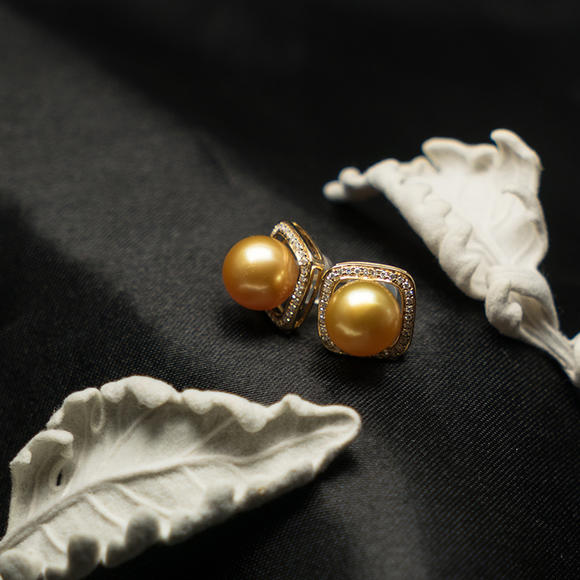 18K南洋金珠耳钉 拍卖中的璀璨明珠与收藏价值